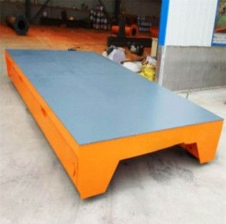 Electric trackless flat car